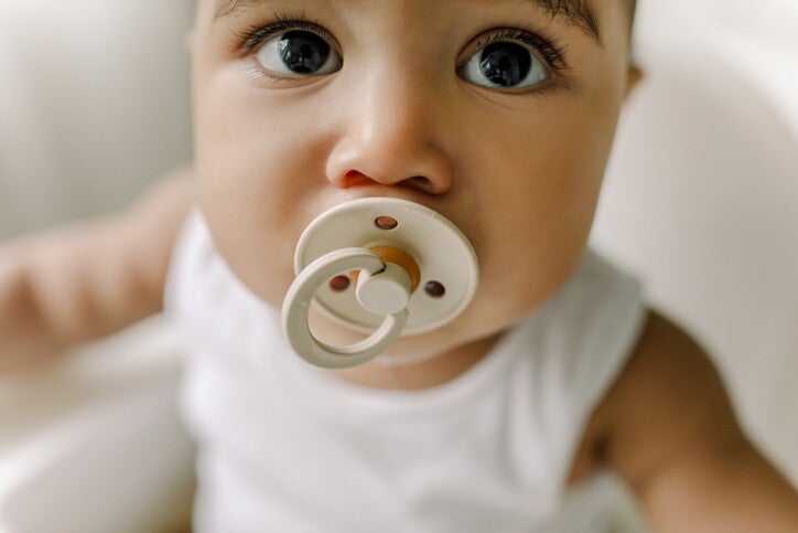 ทารกใช้จุกหลอก