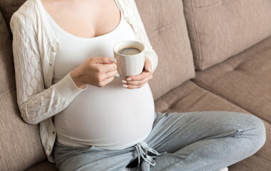 คนท้องกินกาแฟได้ไหม ตั้งครรภ์แต่ติดกาแฟอันตรายหรือไม่ ทำอย่างไรดี