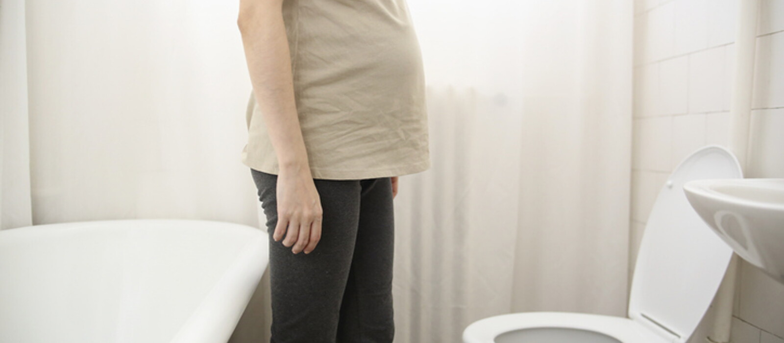 อาการคนท้องฉี่สีอะไร สีปัสสาวะคนท้อง บ่งบอกสุขภาพคนท้องยังไงบ้าง